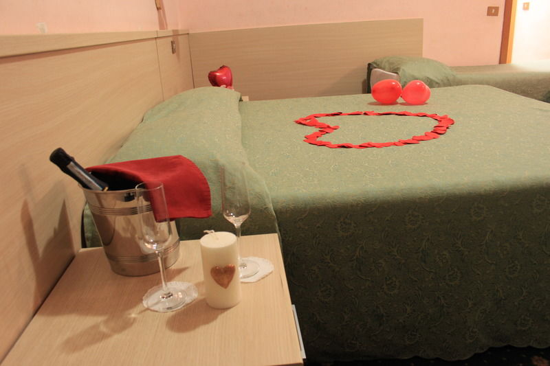רומא Hotel Priscilla מראה חיצוני תמונה