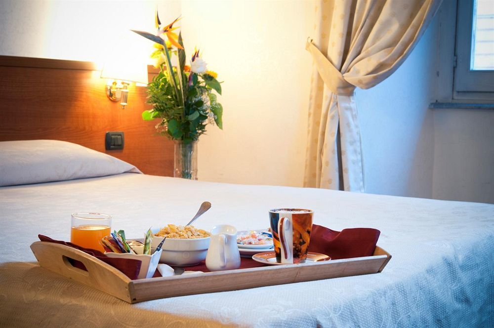 רומא Hotel Priscilla מראה חיצוני תמונה